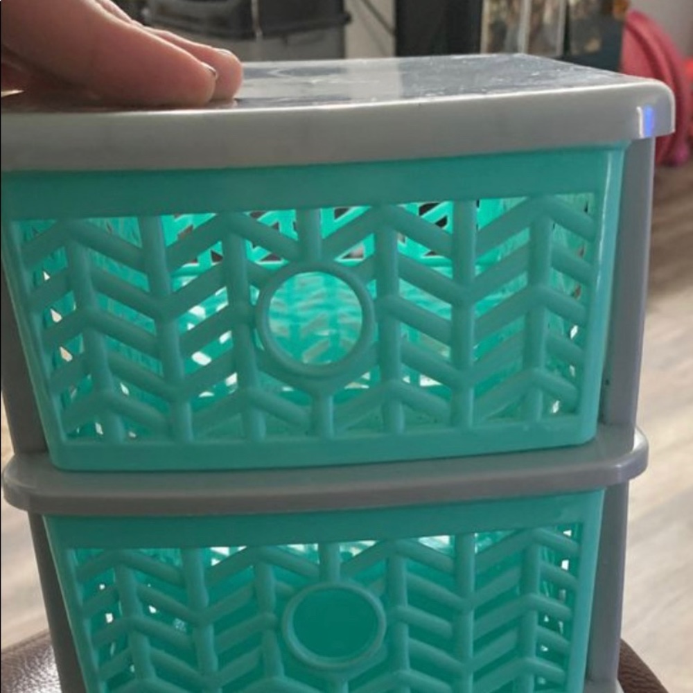 Desk container